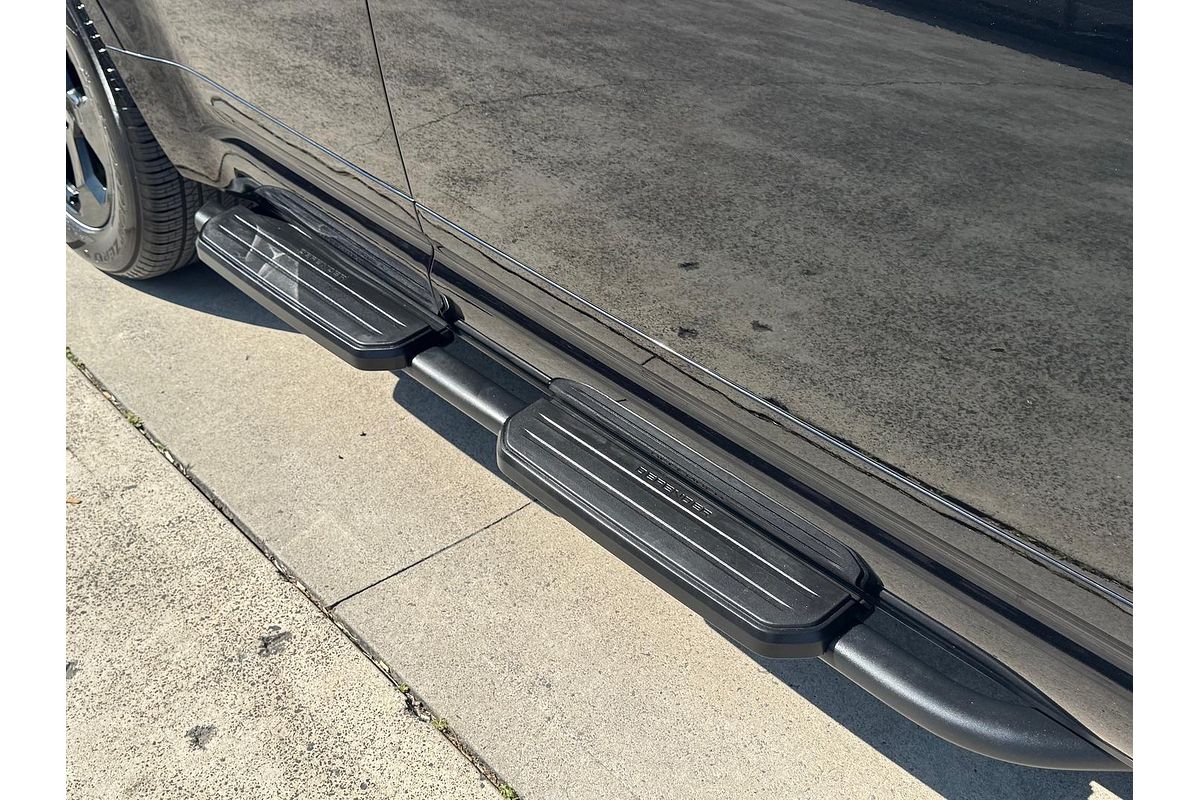 2023 Land Rover Defender 110 P400 X-Dynamic SE L663