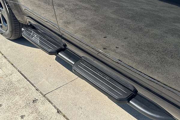 2023 Land Rover Defender 110 P400 X-Dynamic SE L663