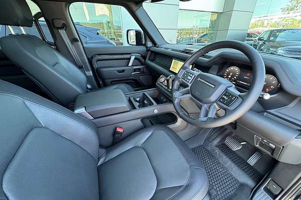 2023 Land Rover Defender 110 P400 X-Dynamic SE L663