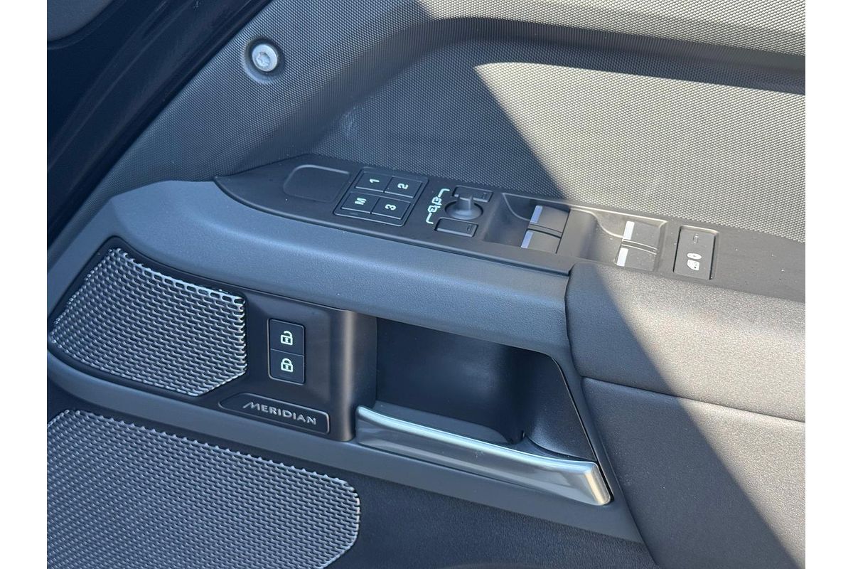 2023 Land Rover Defender 110 P400 X-Dynamic SE L663