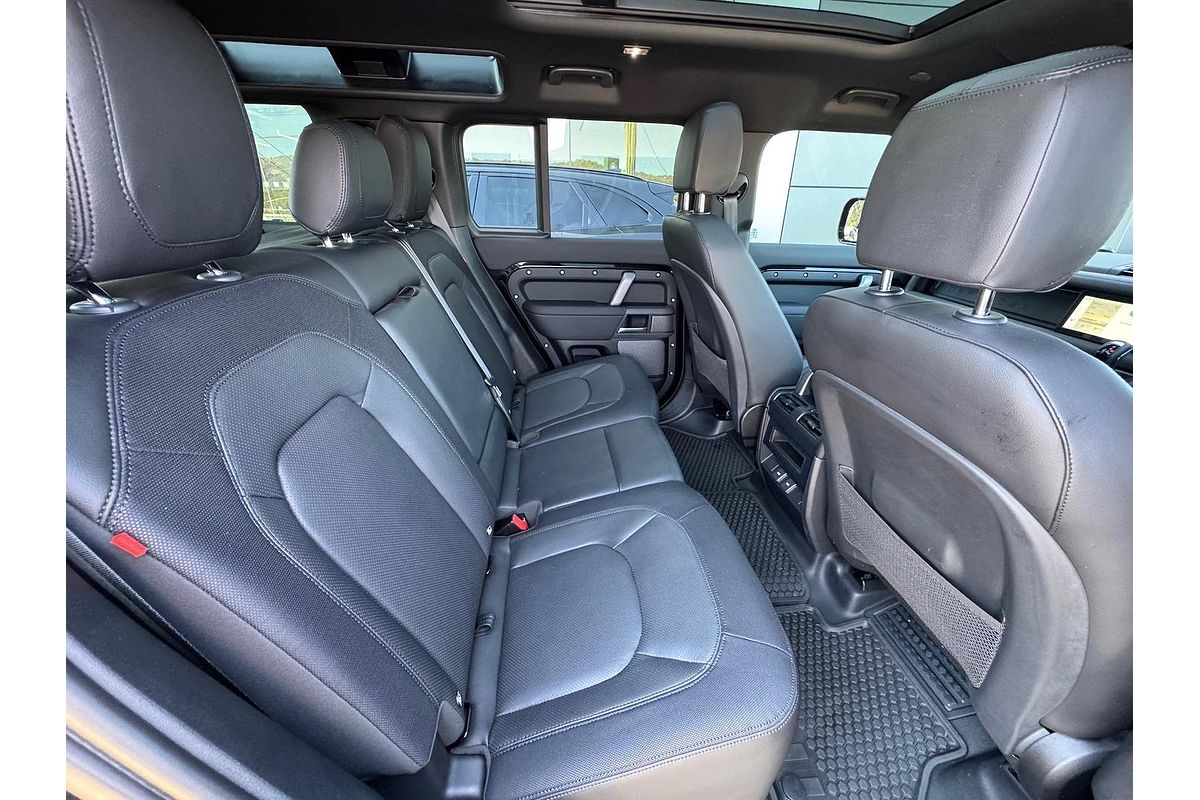 2023 Land Rover Defender 110 P400 X-Dynamic SE L663