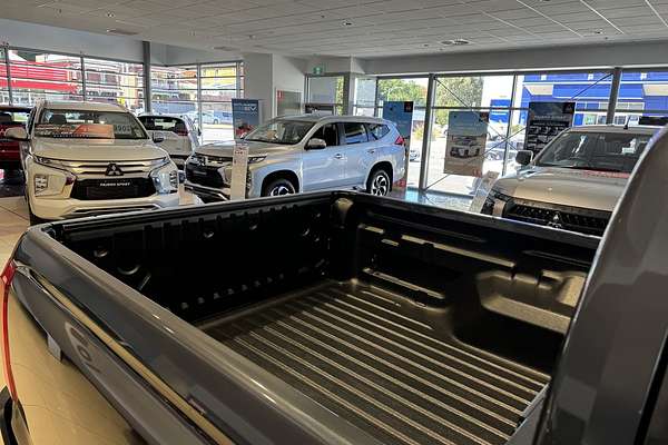 2025 Mitsubishi Triton GLS MV 4X4