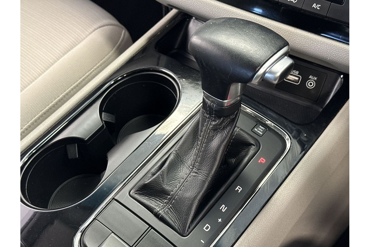 2017 Kia Carnival Si YP