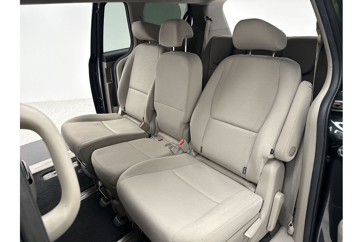 2017 Kia Carnival Si YP