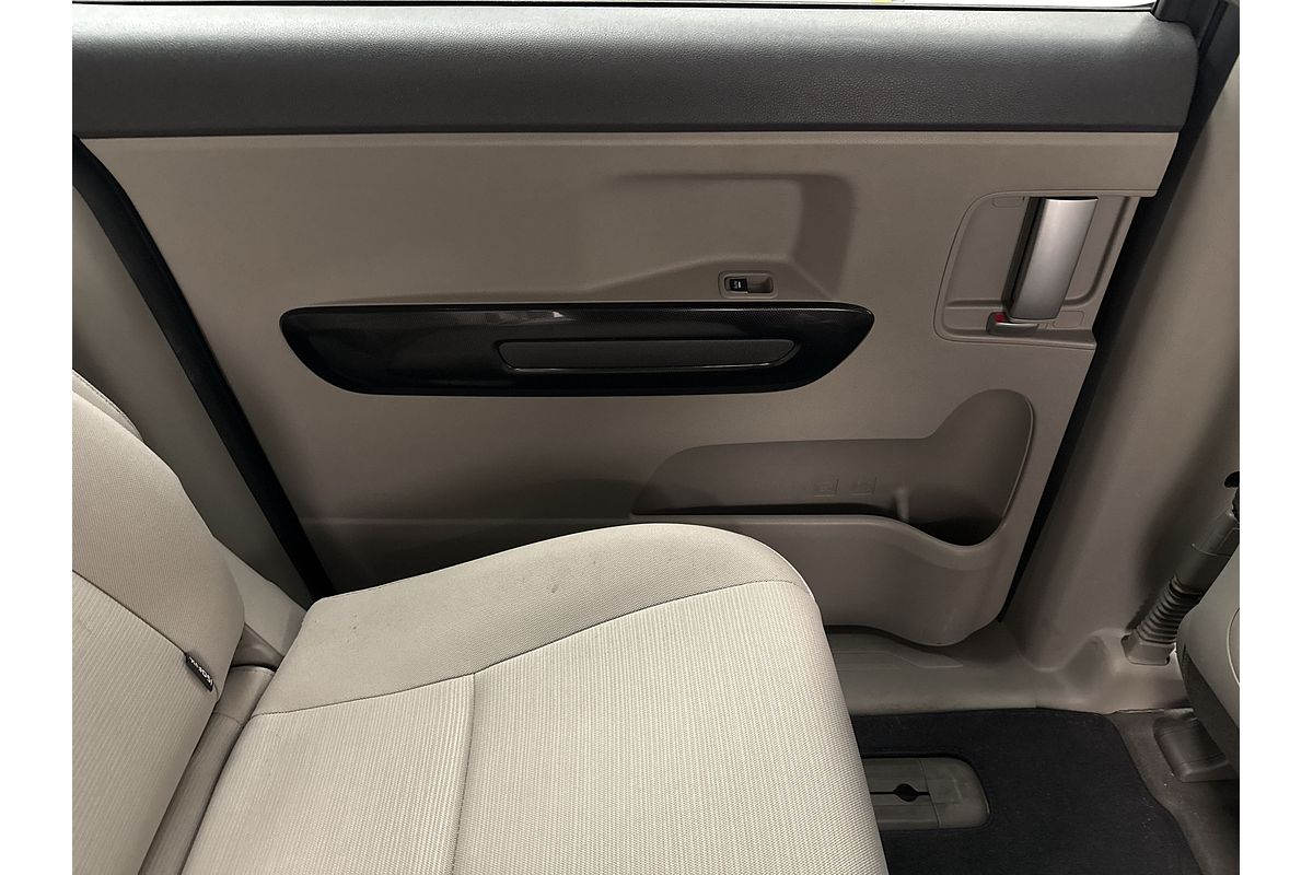 2017 Kia Carnival Si YP