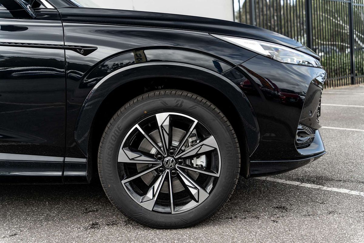 2025 MG HS Super Hybrid Essence AS33P