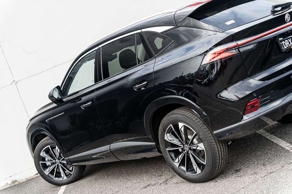 2025 MG HS Super Hybrid Essence AS33P