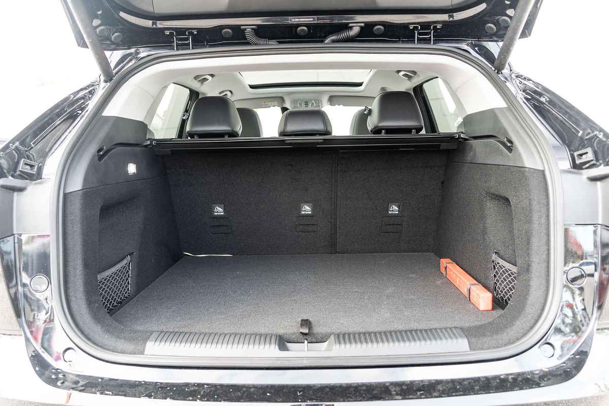 2025 MG HS Super Hybrid Essence AS33P