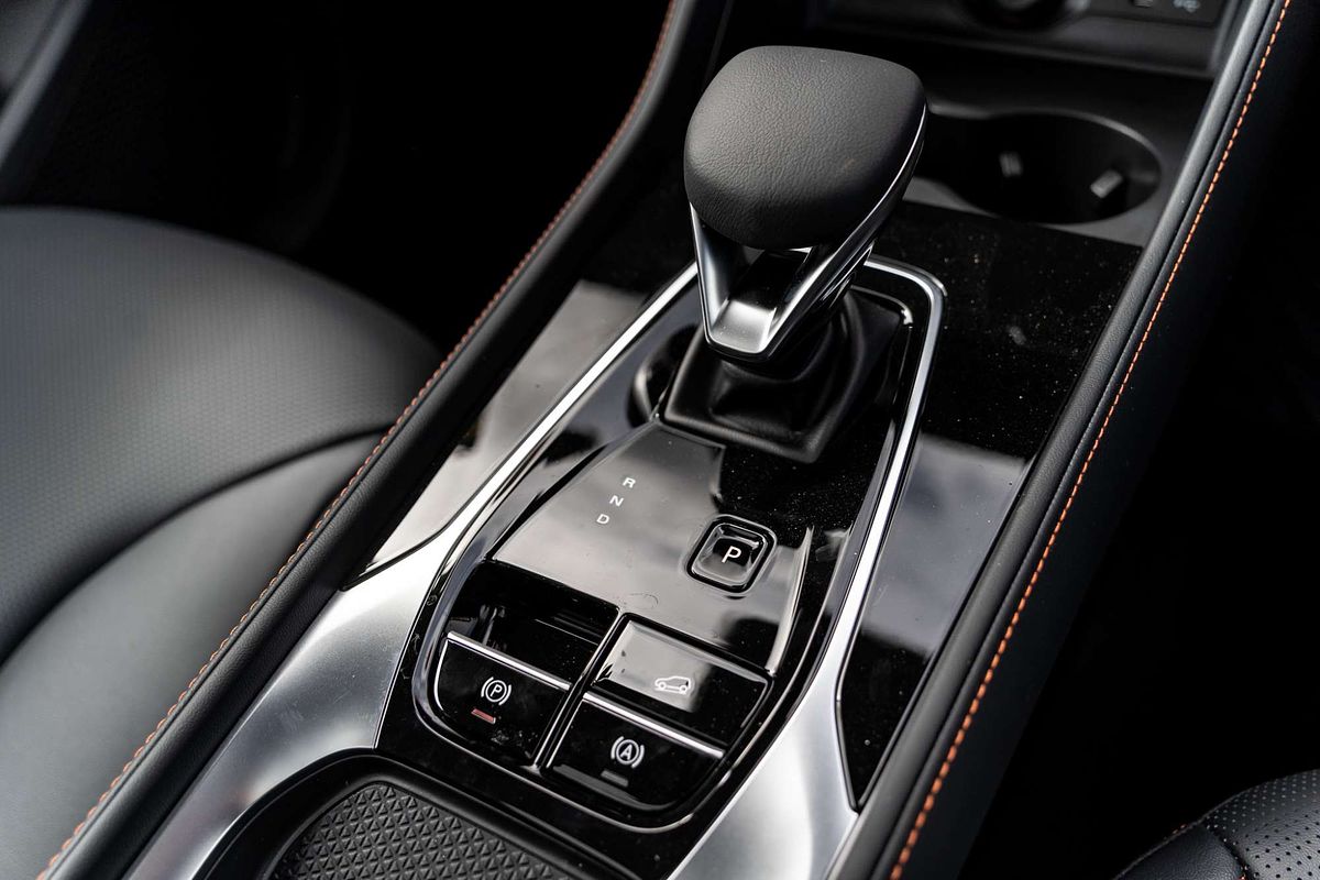 2025 MG HS Super Hybrid Essence AS33P