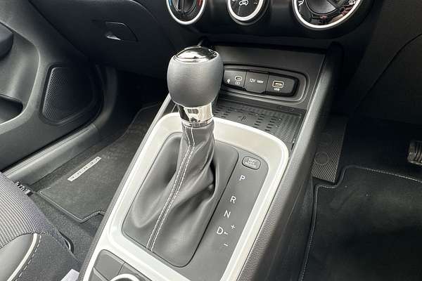 2025 Hyundai Venue Active QX.V5