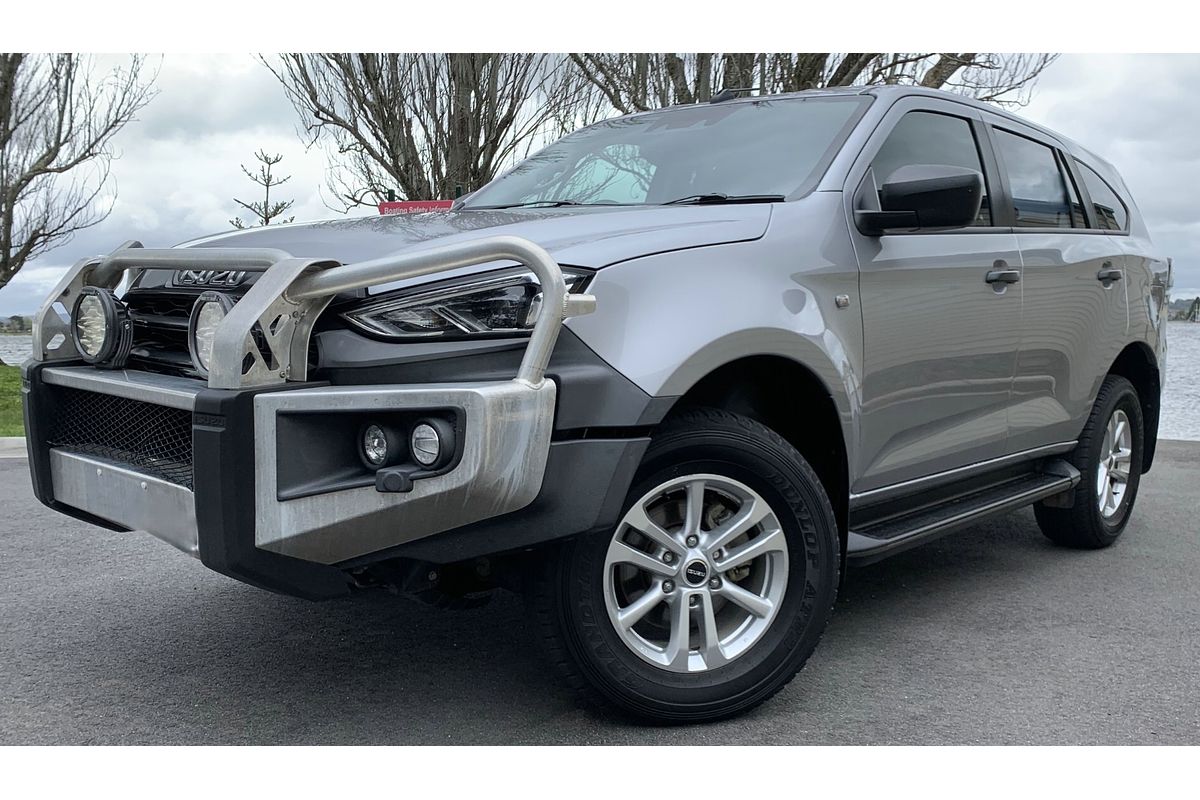 2022 Isuzu MU-X LS-M