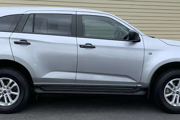 2022 Isuzu MU-X LS-M