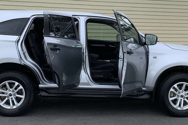2022 Isuzu MU-X LS-M