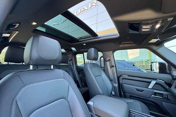 2023 Land Rover Defender 110 P400 X-Dynamic SE L663