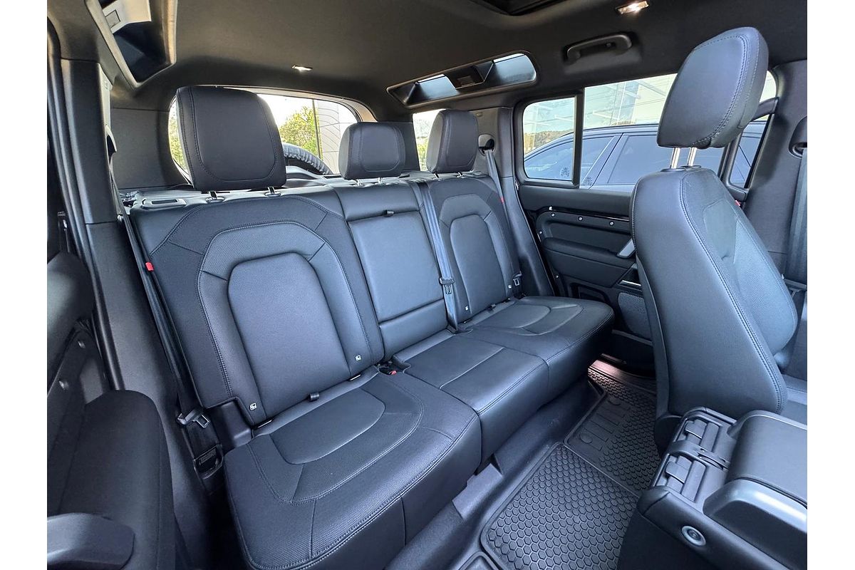 2023 Land Rover Defender 110 P400 X-Dynamic SE L663