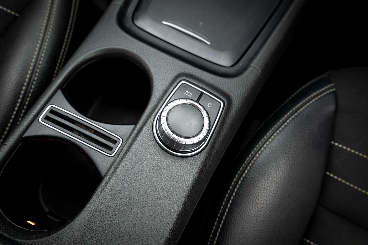 2015 Mercedes-Benz A-Class A200 W176