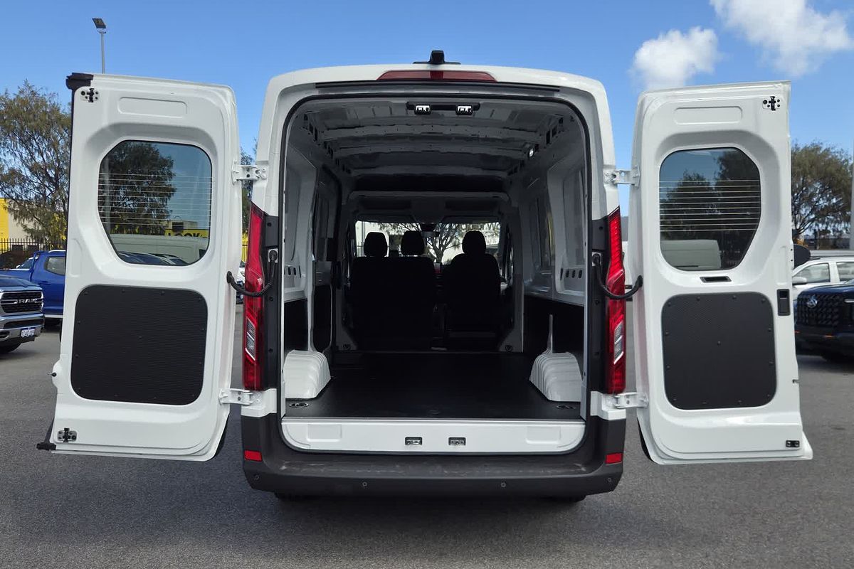 2025 LDV Deliver 9   MWB Mid Roof