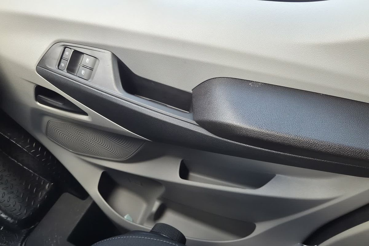 2025 LDV Deliver 9   MWB Mid Roof