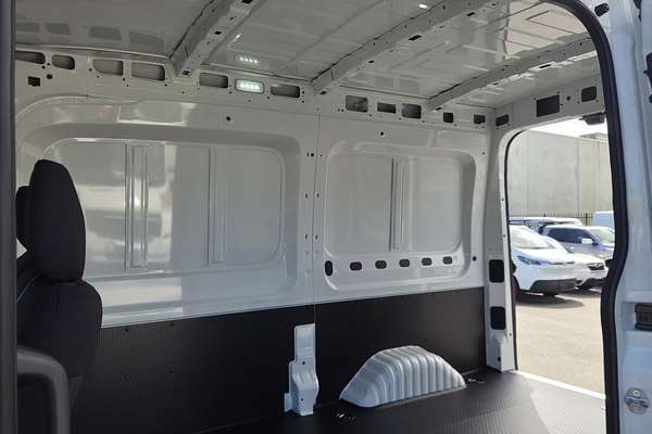 2025 LDV Deliver 9   MWB Mid Roof