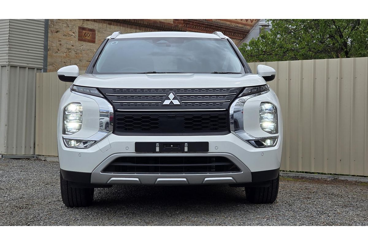 2022 Mitsubishi Outlander LS ZM