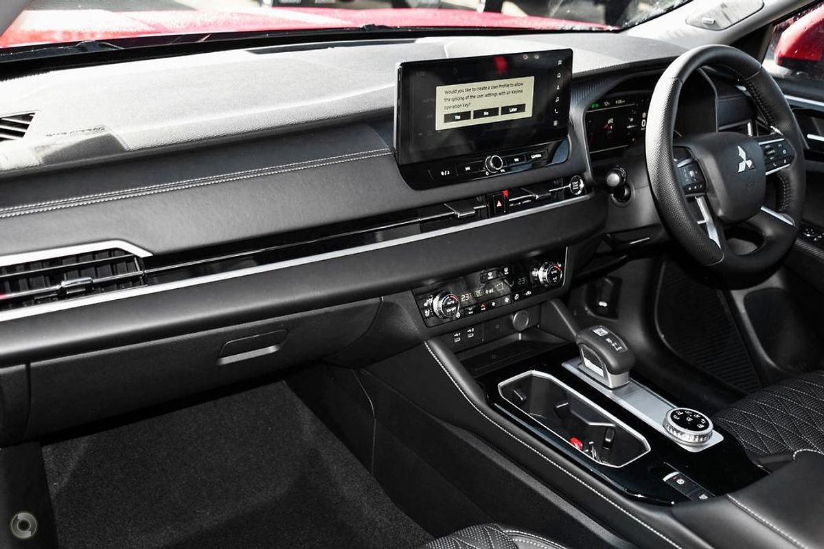 2025 Mitsubishi Outlander Exceed ZM