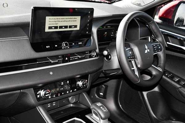 2025 Mitsubishi Outlander Exceed ZM