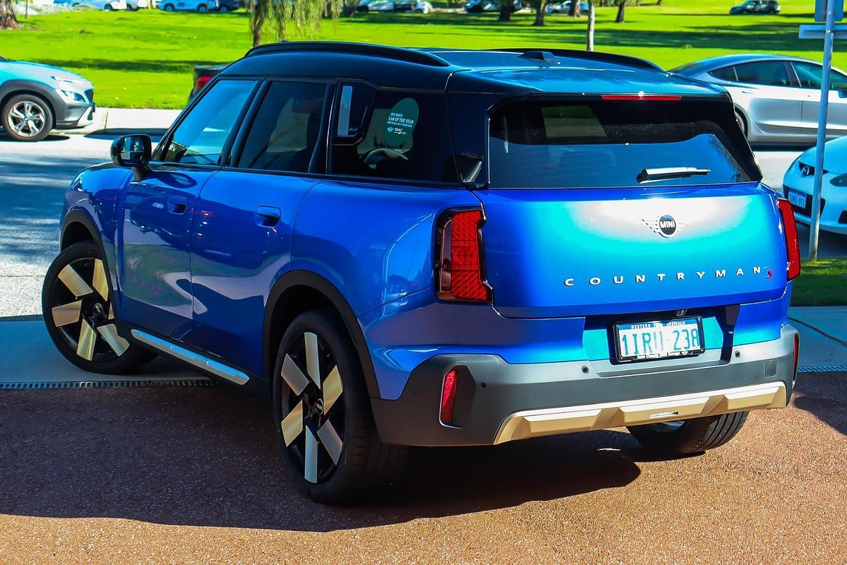 2025 MINI Countryman S Favoured U25