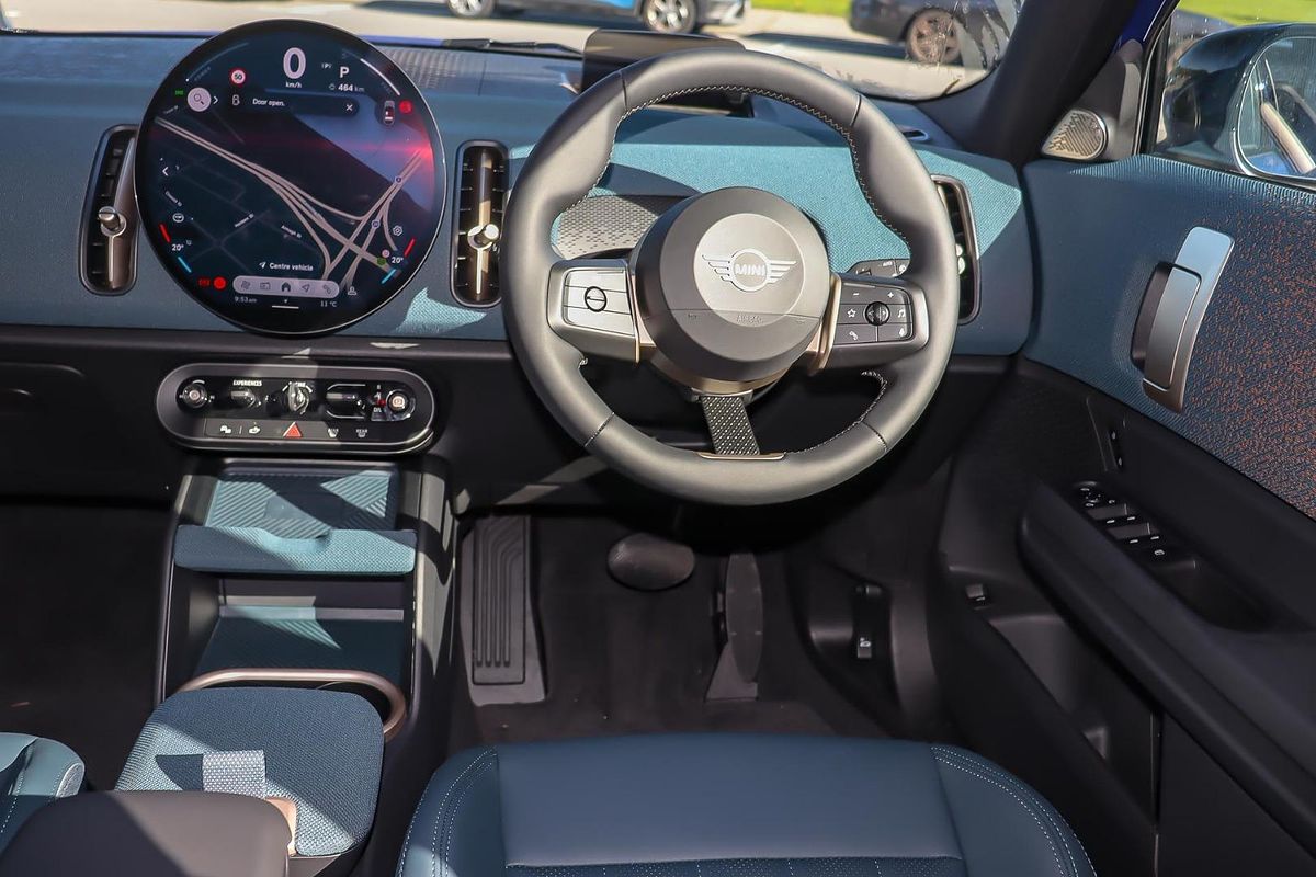 2025 MINI Countryman S Favoured U25