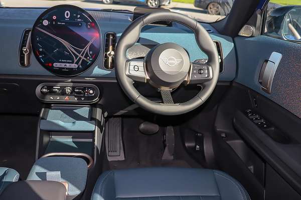 2025 MINI Countryman S Favoured U25