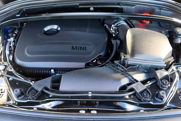2025 MINI Countryman S Favoured U25