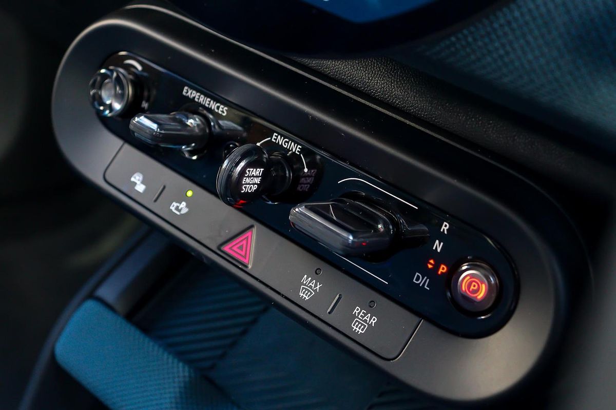 2025 MINI Countryman S Favoured U25