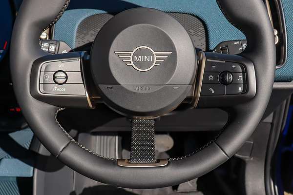 2025 MINI Countryman S Favoured U25