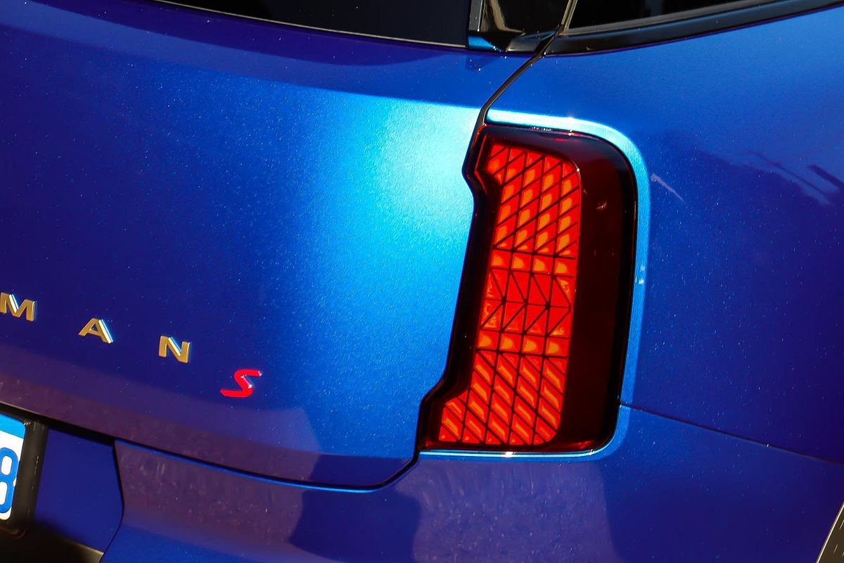 2025 MINI Countryman S Favoured U25