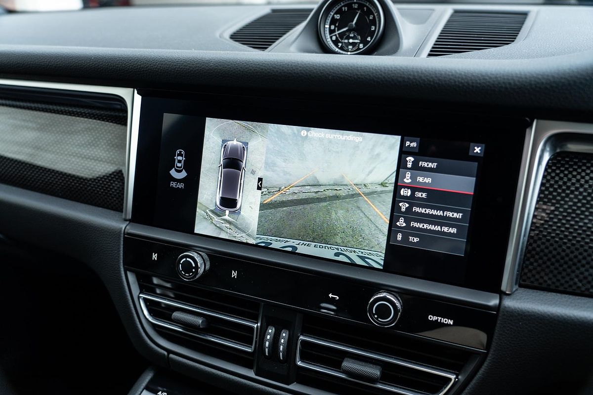 2023 Porsche Macan S 95B