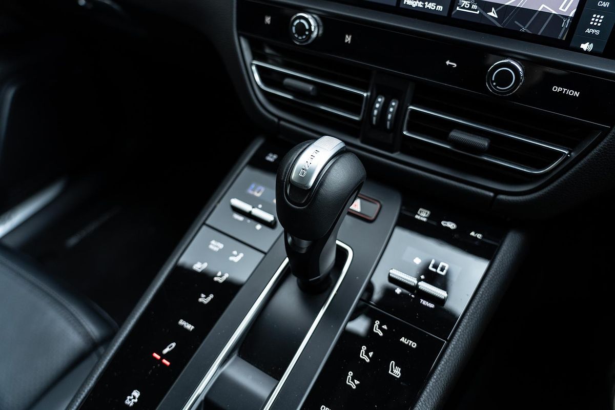 2023 Porsche Macan S 95B