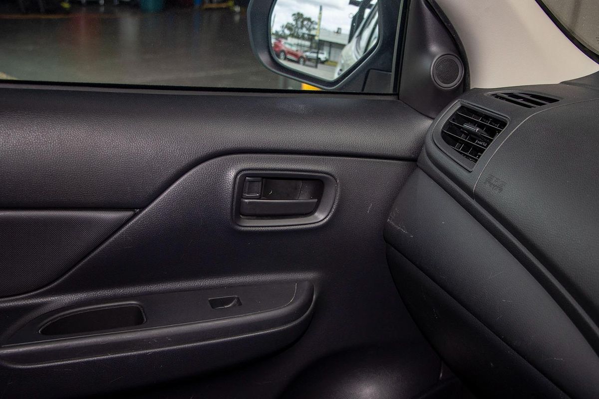 2022 Mitsubishi Triton GLX MR Rear Wheel Drive