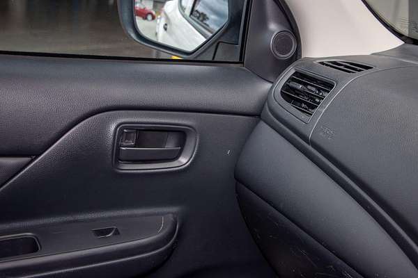 2023 Mitsubishi Triton GLX MR 4X4