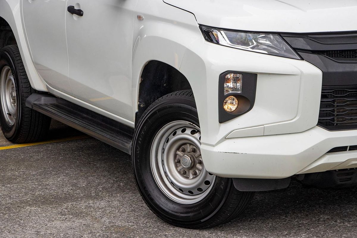 2023 Mitsubishi Triton GLX MR 4X4