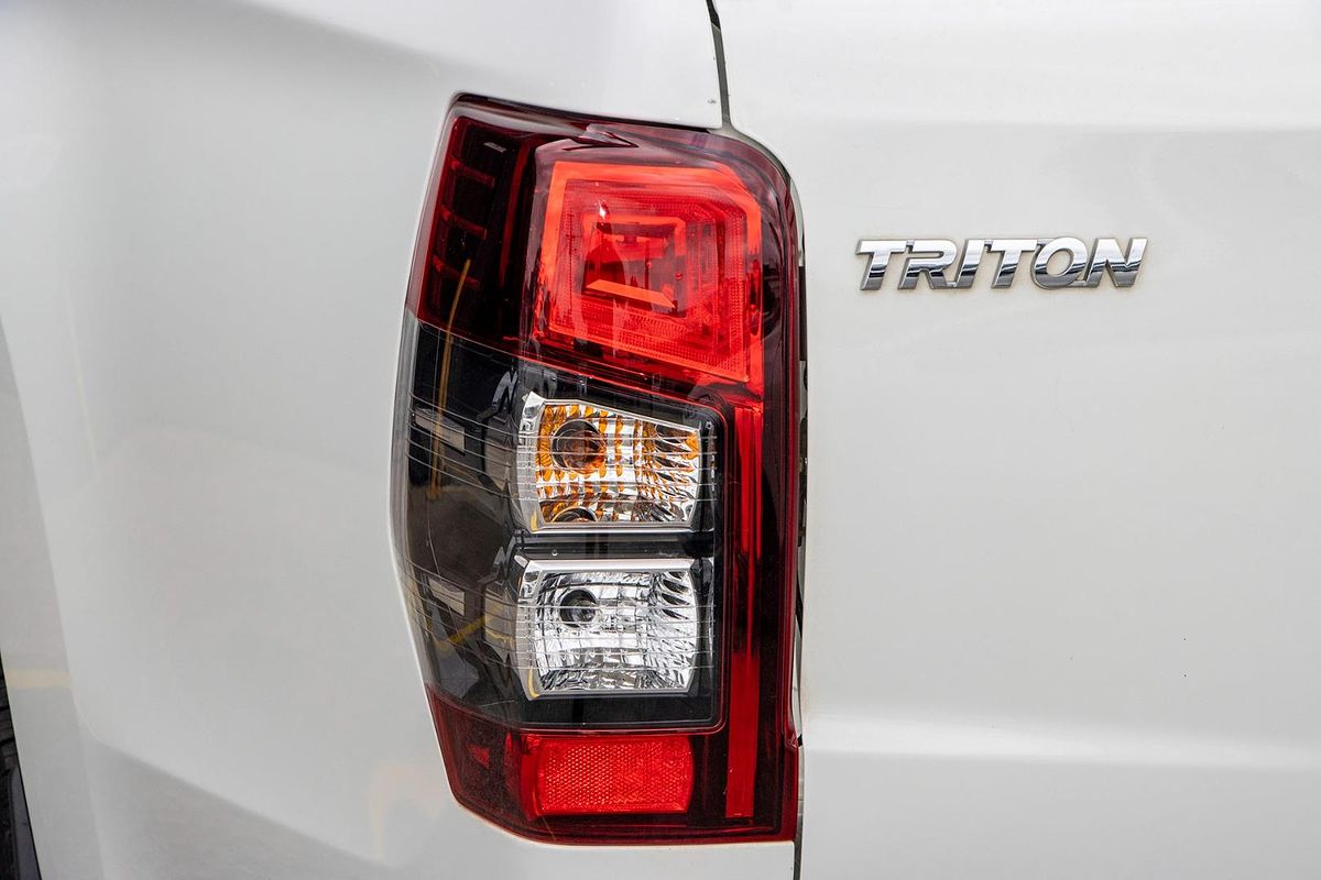 2023 Mitsubishi Triton GLX MR 4X4