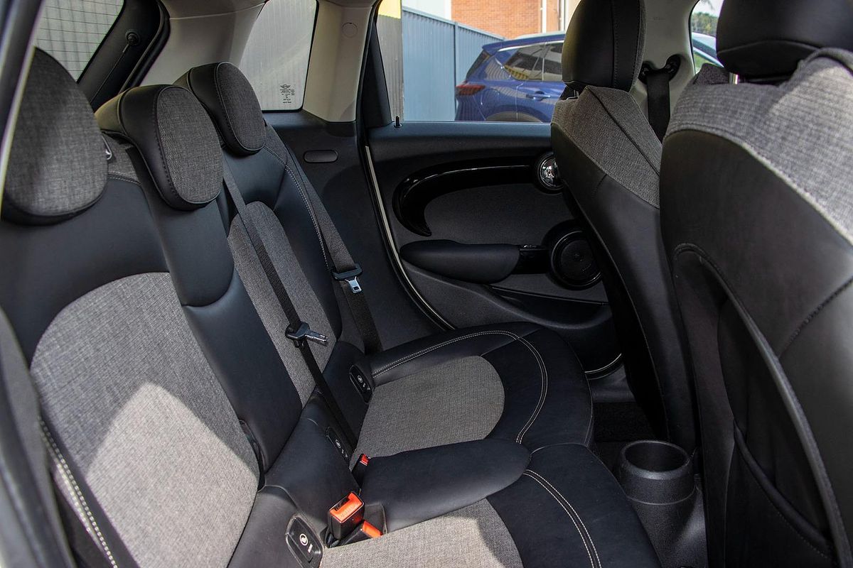 2018 MINI Hatch Cooper S F55 LCI