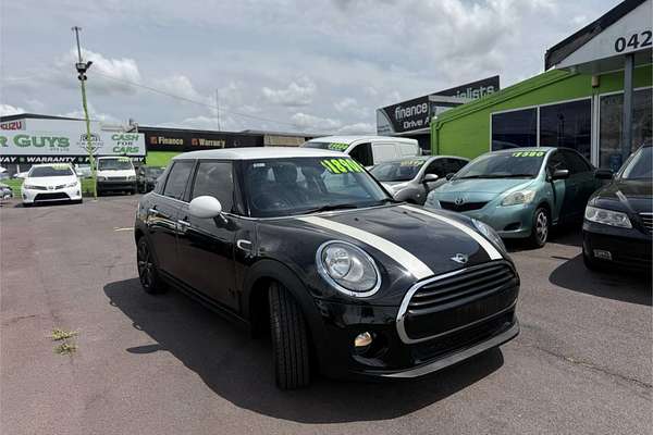 2017 MINI Hatch COOPER F55