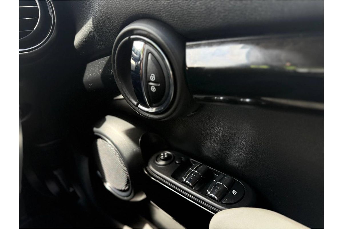 2017 MINI Hatch COOPER F55