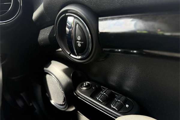 2017 MINI Hatch COOPER F55