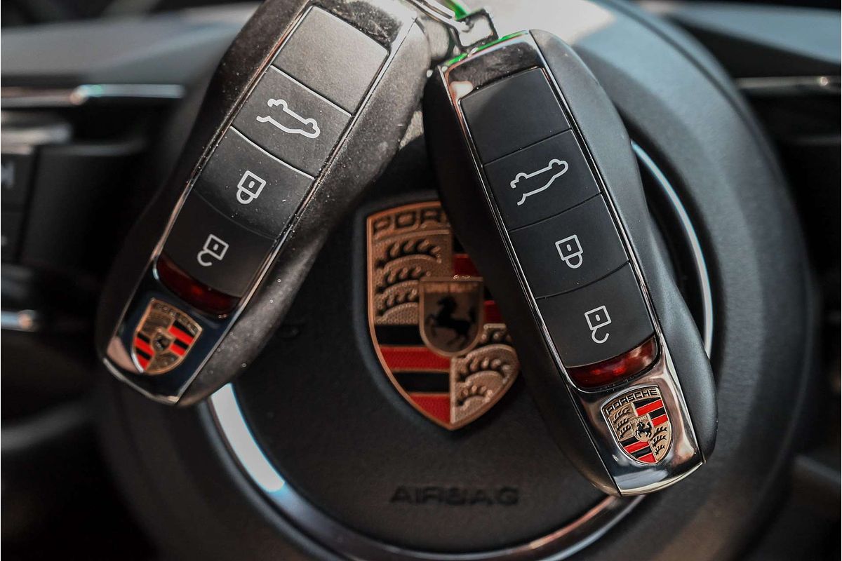 2023 Porsche Macan S 95B