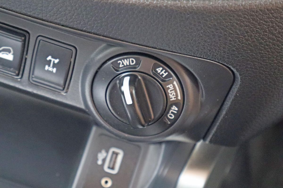 2021 Nissan Navara ST D23 4X4