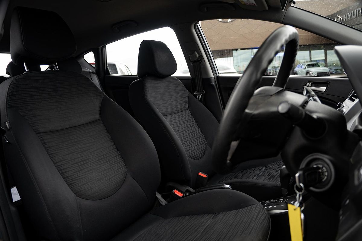 2017 Hyundai Accent Active RB4
