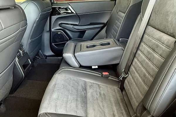 2025 Mitsubishi Outlander Aspire ZM