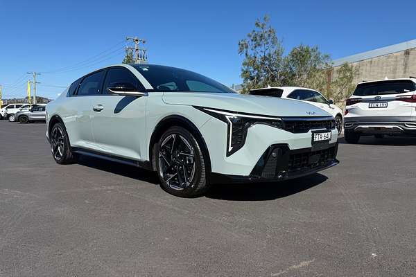 2025 Kia K4 GT-Line CL4m