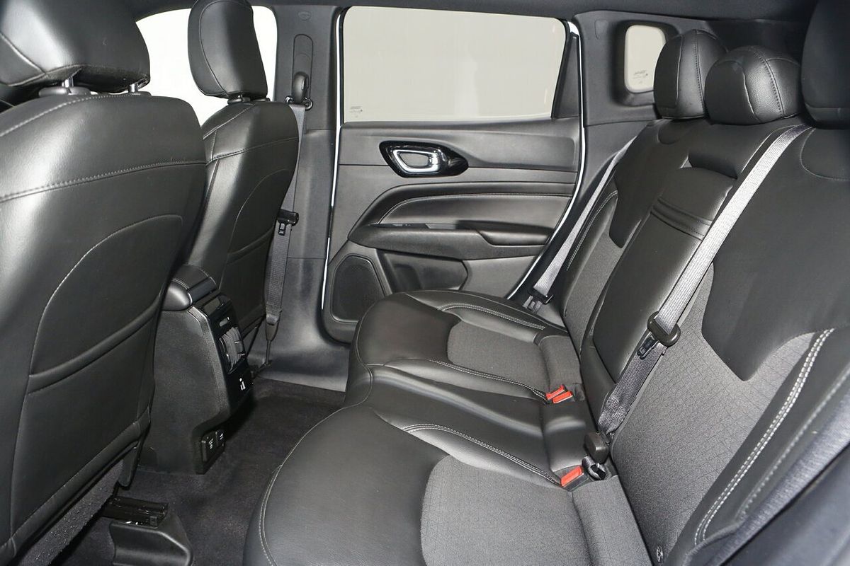 2023 Jeep Compass Night Eagle M6