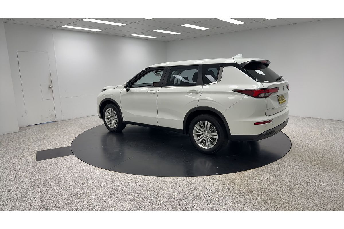2023 Mitsubishi Outlander ES ZM